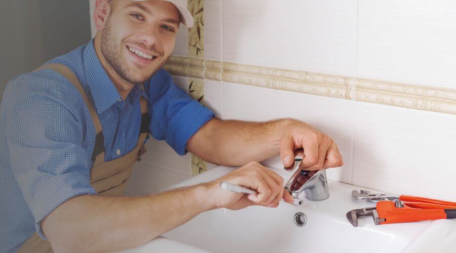 Handle or spout repair in Vernon, AZ